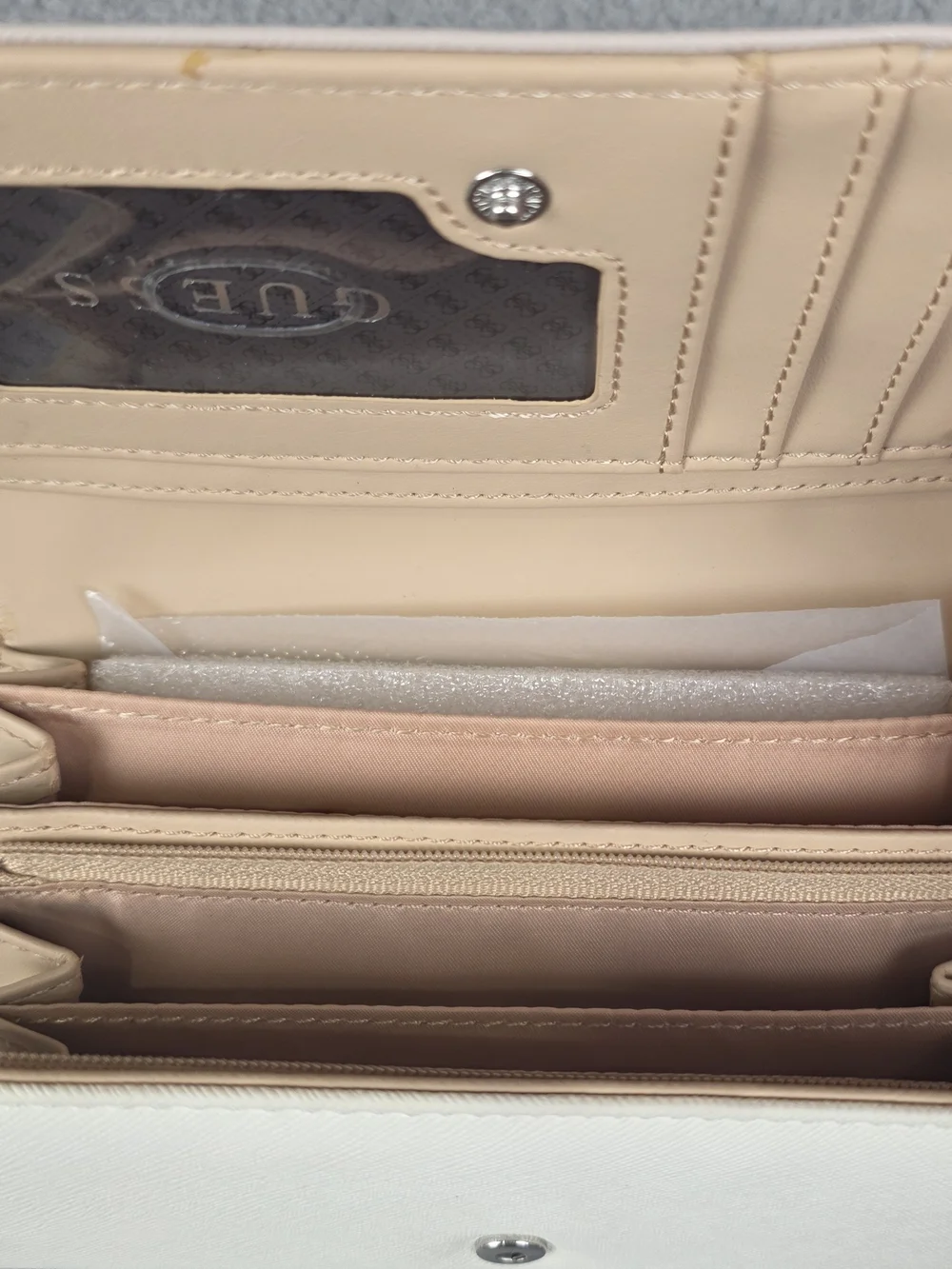 RARE GUESS Laken Smartphone Wristlet Wallet Phone Compartment Spellout Blush NWT